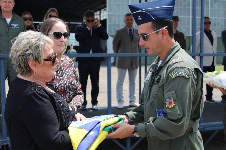 V COMAR e Base Aérea de Canoas prestam homenagem póstuma ao Major Edson Luiz