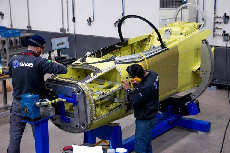 Saab conclui produção da primeira fuselagem dianteira do Gripen E no Brasil