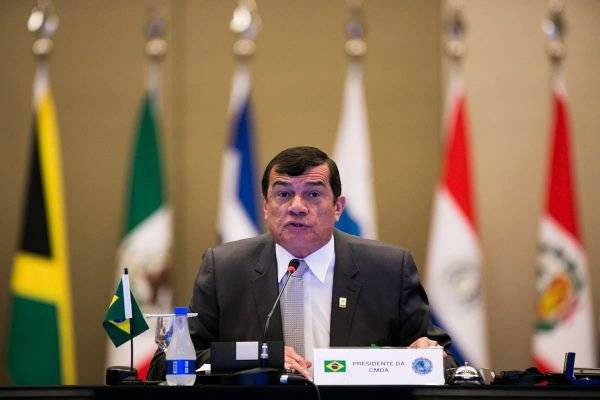 Alexandre de Moraes encaminha à PGR o pedido de afastamento contra ministro da Defesa