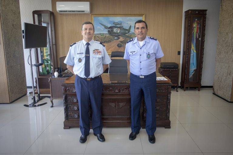 Comandante da FAB recebeu Chefe do Estado-Maior da Força Aérea Portuguesa