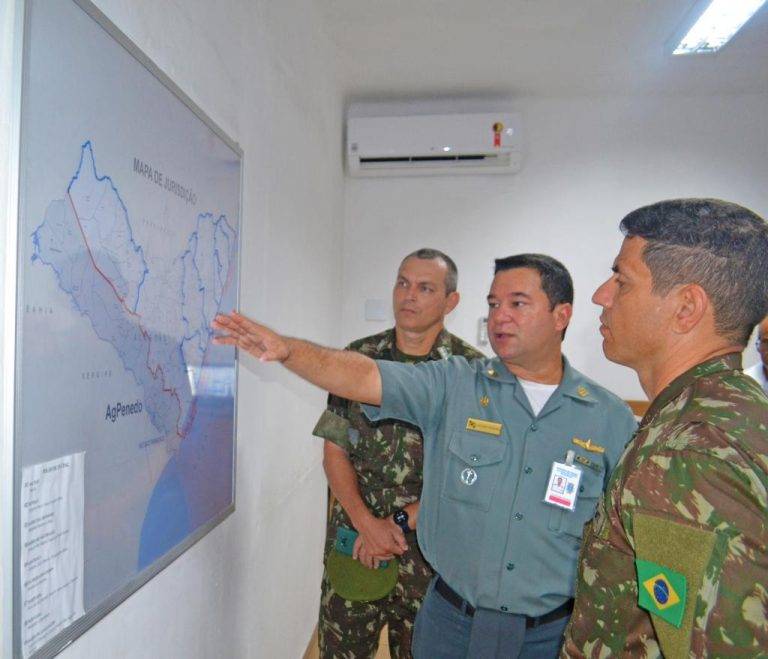 Capitania dos Portos de Alagoas recebe a visita do Comando do Exército em Alagoas