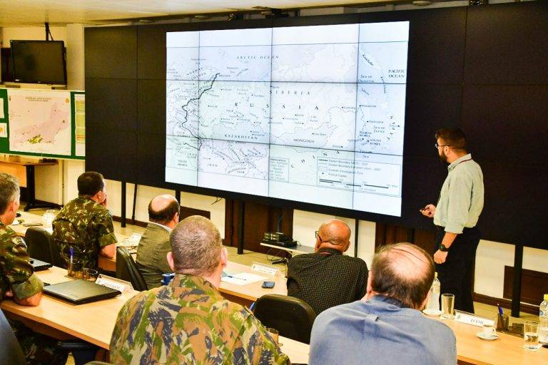 ECEME realiza palestra sobre conflitos na Ucrânia no CML