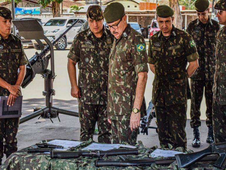 Brigada Foz do Amazonas recebe a 1ª visita oficial do Comandante Logístico do Exército