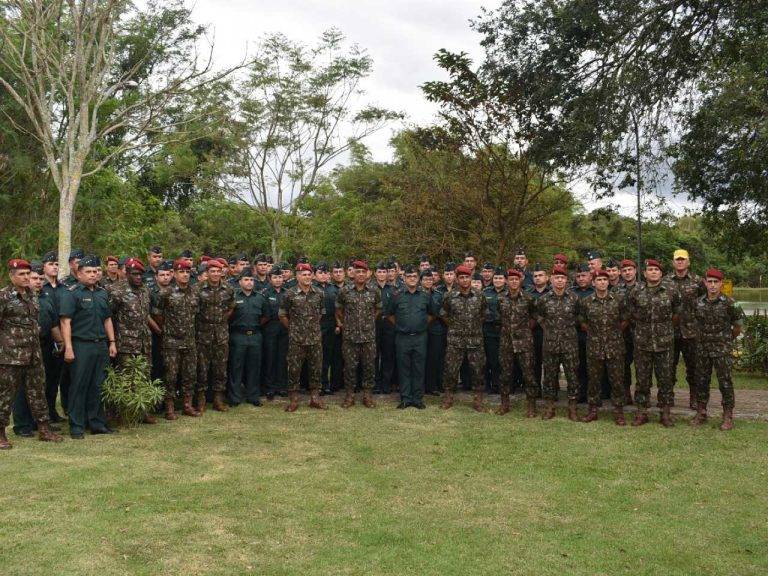 B DOMPSA recebe comitiva de instrutores e alunos da Escola de Aperfeiçoamento de Oficiais do Exército do Paraguai