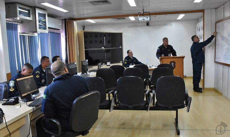 Brasil integra exercício internacional de controle do tráfego marítimo