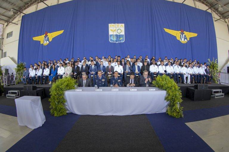 ITA forma 105 novos Engenheiros