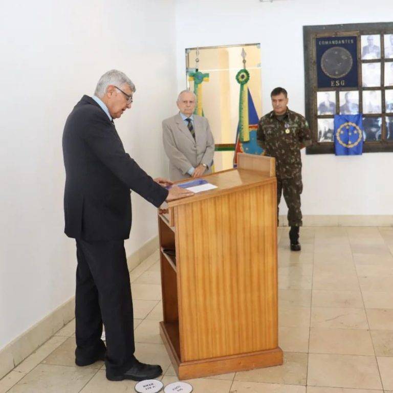 ADESG Nacional presta homenagem ao Gen. Div. ADILSON CARLOS KATIBE