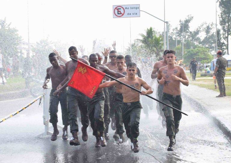 Marinha participa da 1a Corrida da Brigada de Infantaria Paraquedista