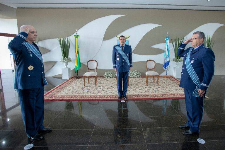 EMAER realiza cerimônia de passagem de Chefia