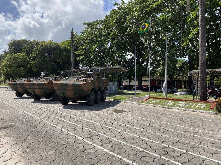 Esquadrão de Cavalaria recebe mais 3 viaturas blindadas de transporte de pessoal (VBTP) GUARANI