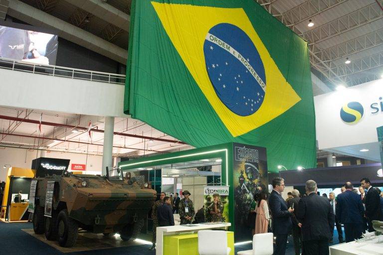 Exército participa da 7ª Mostra da Base Industrial de Defesa do Brasil
