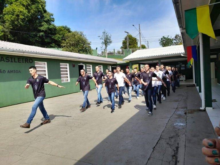 Tiro de Guerra realiza licenciamento dos monitores e atiradores de Joaçaba (SC)