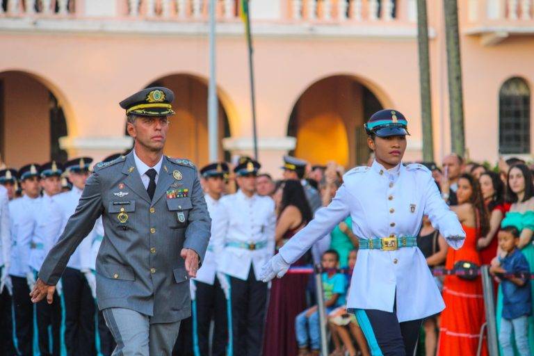 Alunos da Escola Preparatória de Cadetes partem para a Academia Militar das Agulhas Negras