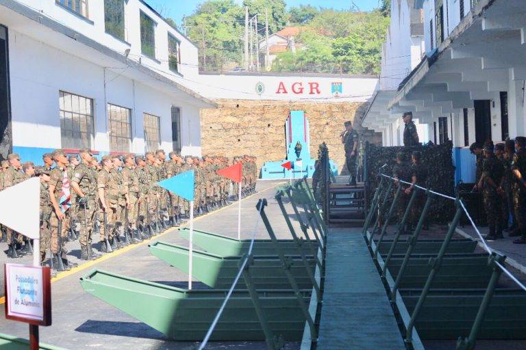 Arsenal de Guerra do Rio de Janeiro realiza entrega de Passadeira flutuante de Alumínio