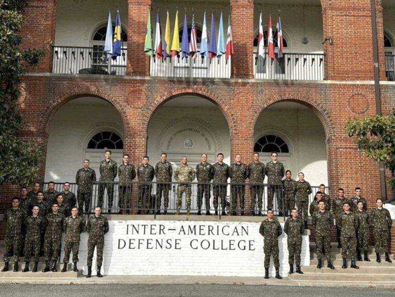 Oficiais militares realizam viagem de intercâmbio aos Estados Unidos da América