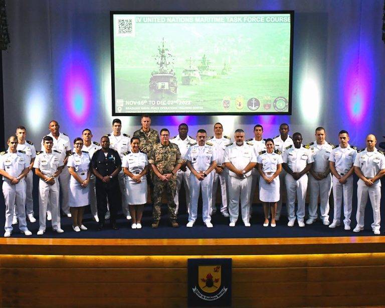 Marinha realiza cerimônia de encerramento do IV Curso Internacional de Operações de Paz de Caráter Naval