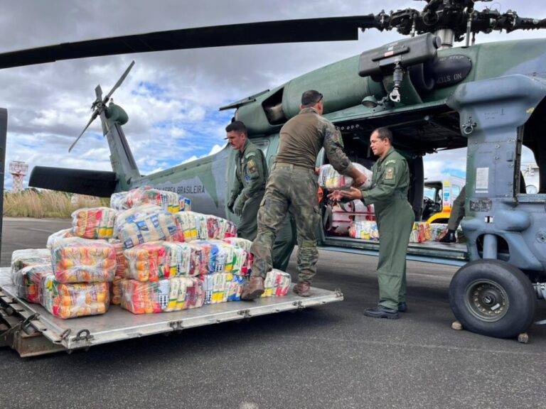 Força Aérea transportou 1.3 toneladas de cestas básicas para terra indígena Yanomami