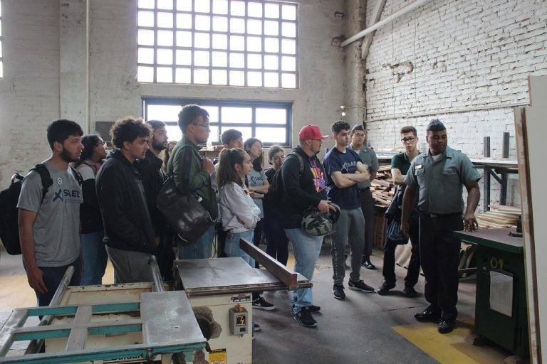 Marinha recebe visita técnica dos alunos da Escola de Engenharia da FURG