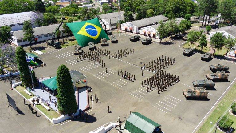 Exército Brasileiro doa 21 blindados ao Exército do Uruguai