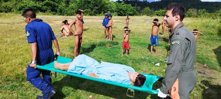 Aeronave da FAB realiza Evacuação Aeromédica em terra Yanomami
