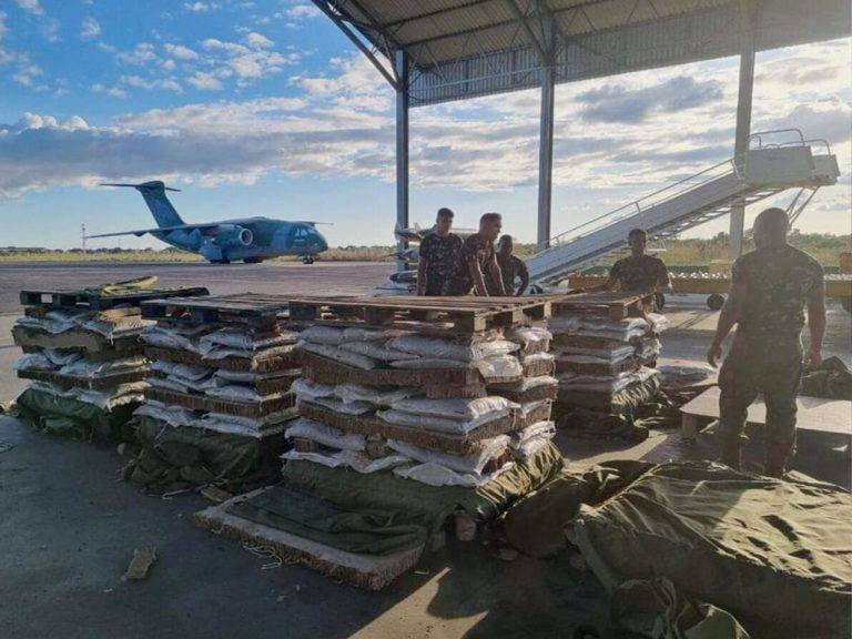 Brigada de Infantaria Pára-Quedista realiza Operação de Ressuprimento Aéreo na Amazônia
