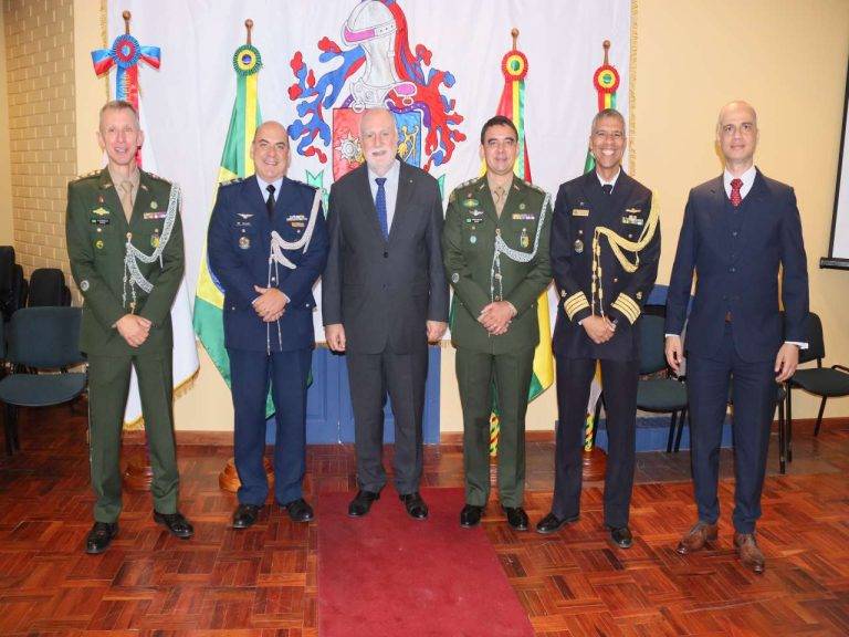 Transmissão de cargo de Adido do Exército junto à Embaixada do Brasil na Bolívia