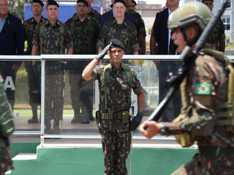 Batalhão de Infantaria Mecanizado realiza solenidade de passagem de comando