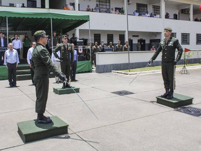 Batalhão de Comando e Serviços da Academia Militar das Agulhas Negras tem novo Comandante