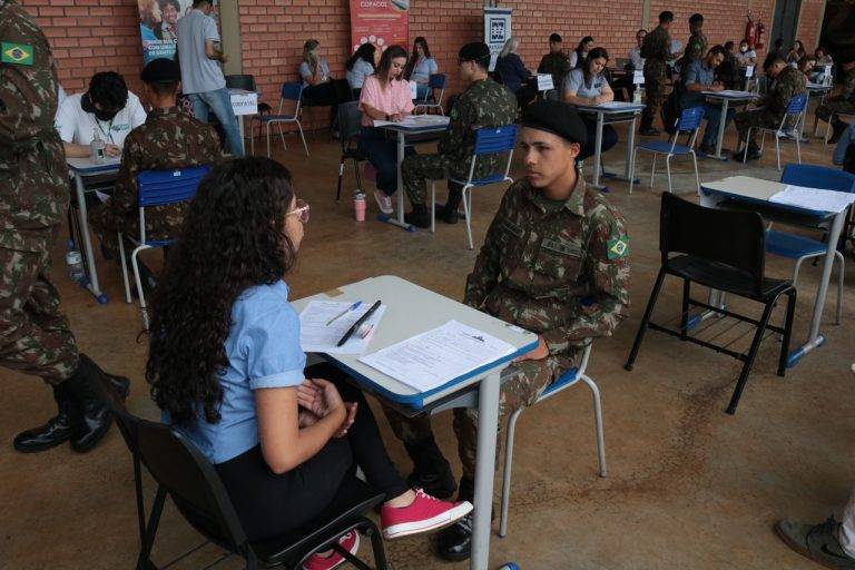 Feira de Empregos oferece oportunidades para militares licenciados em Cascavel