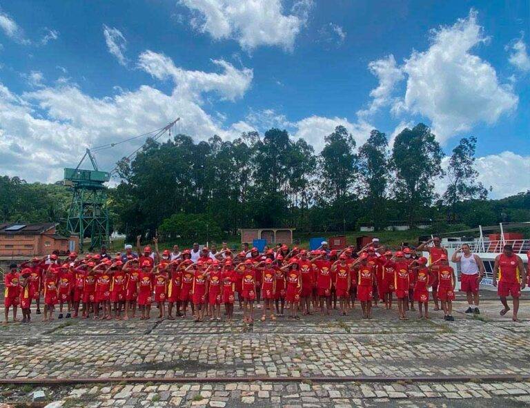 Base Naval de Aratu recebe visita do Projeto “Anjinhos da Praia”