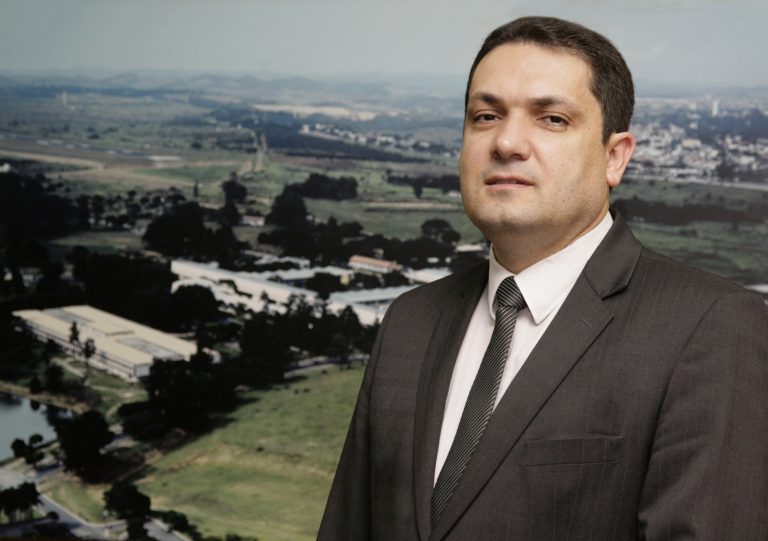 Reitor do ITA ministra aula magna sobre implantação de complexos de inovação no Brasil, na UFPB