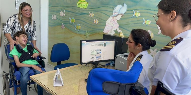 Serviço de Assistência Social do Hospital Naval de Natal realiza doação de cadeira de rodas adaptada