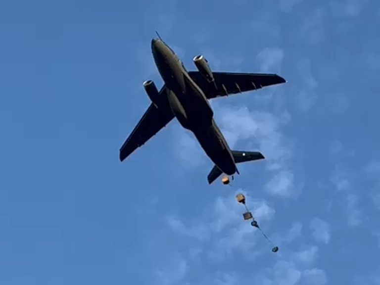 Apoio a yanomamis teve a maior operação de lançamento aéreo de suprimento dos últimos anos