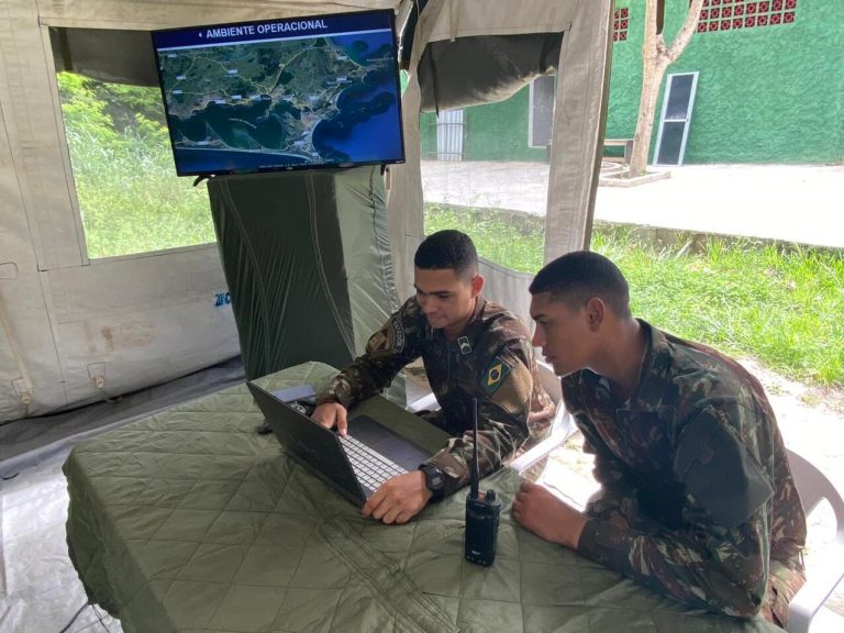 Companhia de Comunicações Pára-Quedista realiza Adestramento das Frações Aeroterrestres