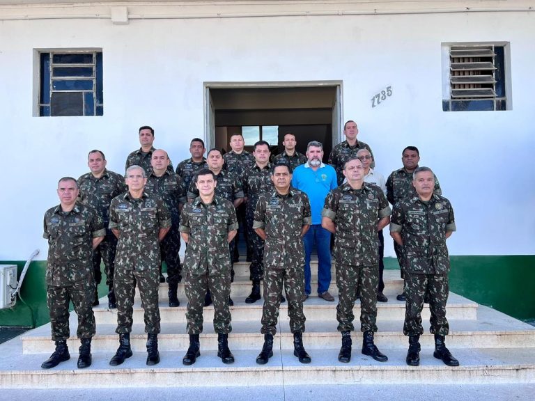 Chefe do DEC e o Diretor de Obras de Cooperação realizam visita técnica na nova sede da 18ª Bda Inf Pan