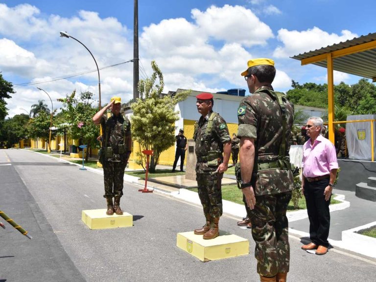 Batalhão de Dobragem, Manutenção de Pára-quedas e Suprimento pelo Ar realiza passagem de Comando
