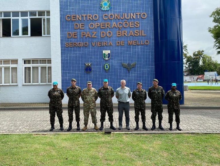Comitiva do Exército dos EUA visita Centro Conjunto de Operações de Paz do Brasil