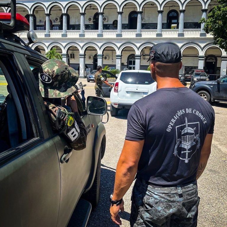 Parceria entre 1º Batalhão de Guardas e Polícia Militar-RJ promove instrução de Técnicas de Abordagem para alunos do CFST 2023