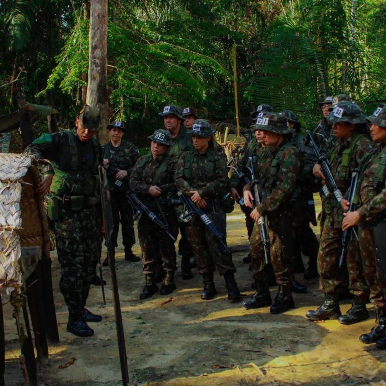 Centro de Instrução de Guerra na Selva realiza Estágio de Adaptação à Selva para militares e agentes da Polícia Rodoviária Federal