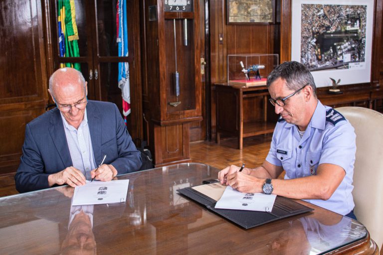 Assinado contrato de suporte logístico para helicópteros H225M das Forças Armadas do Brasil