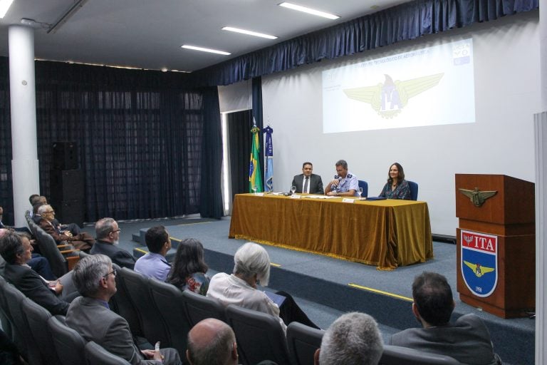 ITA realiza Aula Magna com palestrante feminina pela primeira vez na história