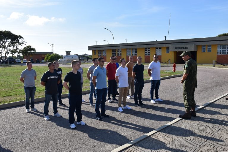 Estágio de Adaptação e Serviço para Oficiais Médicos é iniciado pelo Grupamento de Fuzileiros Navais do Rio Grande (GptFNRG)