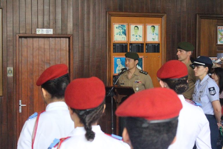 Colégio Militar de Curitiba celebra alunos destaques e entrega da Boina Garança