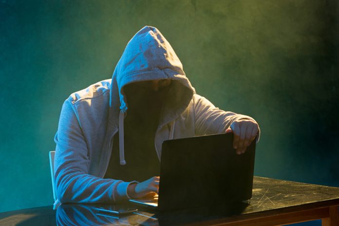 Nos últimos três anos, stalkerware cresce 358% no Brasil