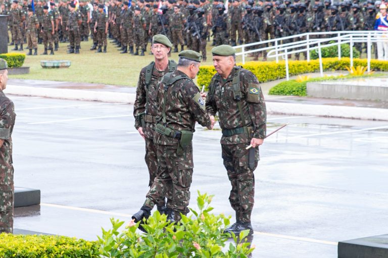 Cerimônia de transmissão do cargo de Comandante Militar do Planalto ocorre em Brasília
