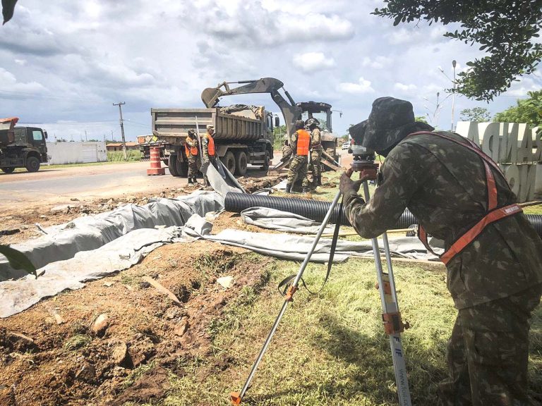 Exército atua na conservação e manutenção da BR-135 no Maranhão