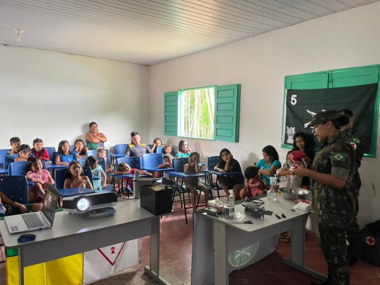 5º Pelotão Especial de Fronteira realiza Ação Cívico Social junto aos yanomamis em comunidade indígena