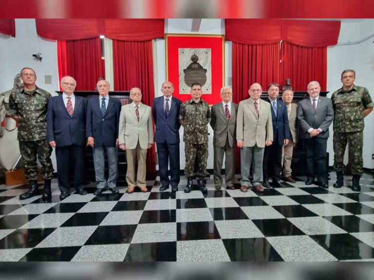 Biblioteca do Exército realiza 482ª Reunião do Conselho Editorial e entrega Medalha Franklin Dória