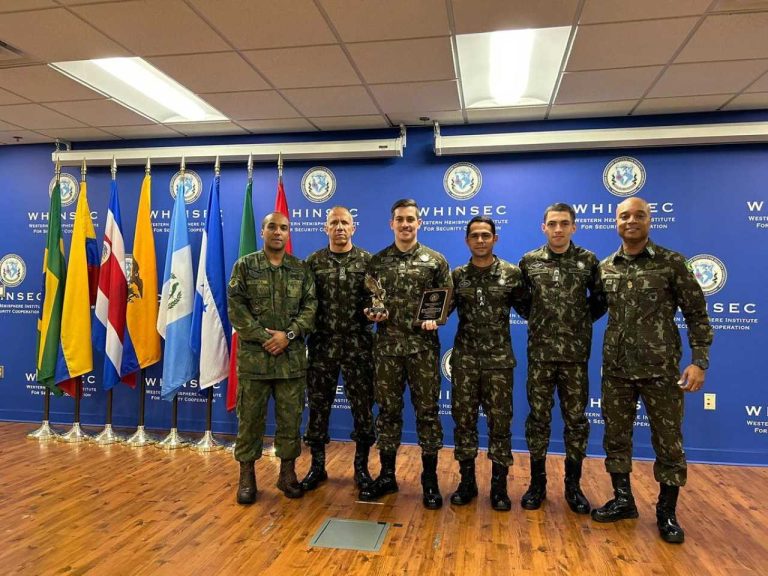 Sargento do Exército se destaca em Curso de Líder de Pequenas Frações nos Estados Unidos