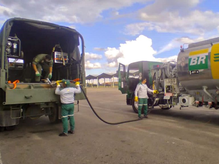 Comando Conjunto realiza transporte de combustível em apoio à Operação Yanomami